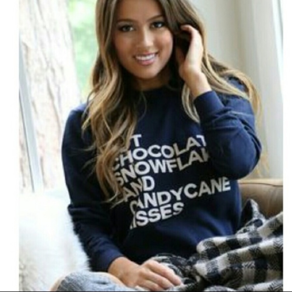 ISO this Jessie James decker sweater